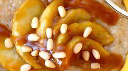 Рецепт Овсяной каши с яблоком и соленой карамелью