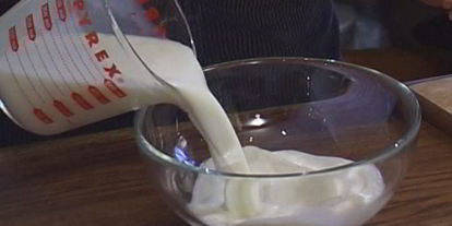 Шаг 1: овсяной каши с ягодами и сухофруктами