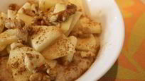 Рецепт Овсянки с яблоками, орехами и корицей