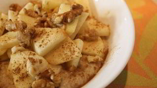 Рецепт Овсянки с яблоками, орехами и корицей