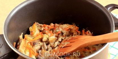 Шаг 9: перловки с грибами и луком