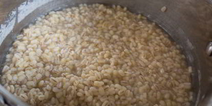 Шаг 2: перловки с грибами