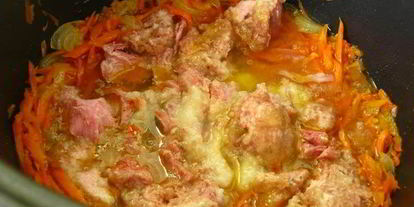 Шаг 1: пшеничной каши с тушеной свининой