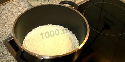 Шаг 1: рисовой каши с изюмом и молоком