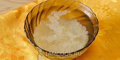 Шаг 3: рисовой каши с изюмом