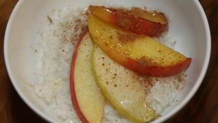 Рецепт Рисовой каши с яблоками, медом и корицей