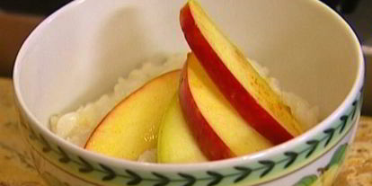 Шаг 4: рисовой каши с яблоками, медом и корицей