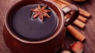 Рецепт Домашнего глинтвейна с корицей и мускатным орехом