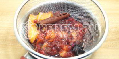 Шаг 5: клюквенного безалкогольного глинтвейна