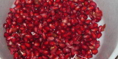 Шаг 2: гранатового сиропа