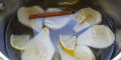 Шаг 2: груш вареных в сиропе