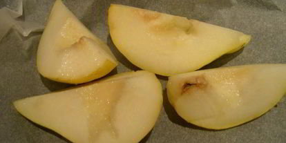 Шаг 1: груш, запеченных в апельсиново-пряном сиропе