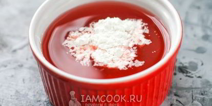 Шаг 5: киселя из крахмала и компота