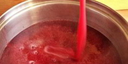 Шаг 3: киселя из замороженной клюквы