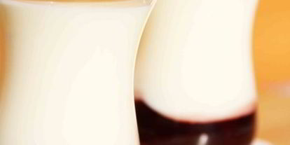 Шаг 8: молочного киселя с вишневым конфитюром