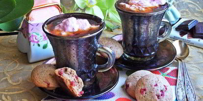 Шаг 8: кофе с малиновыми сливками