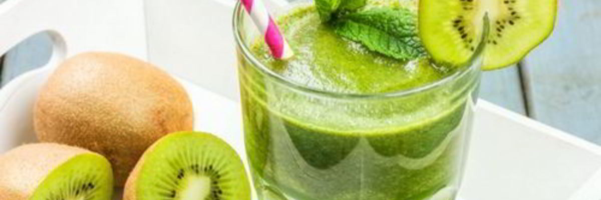 Рецепт Коктейля Витаминная бомба с яблоком и киви