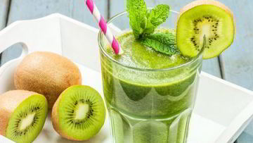 Рецепт Коктейля Витаминная бомба с яблоком и киви