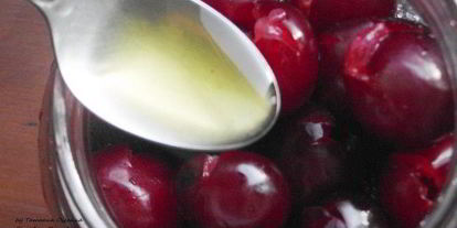 Шаг 1: коктейльной вишни