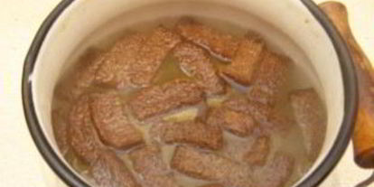 Шаг 2: кваса из черного хлеба