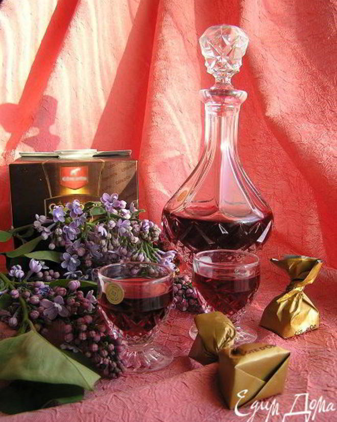 Рецепт малинового ликера с ванилью