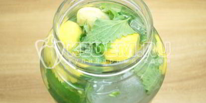 Шаг 4: лимонада из лимонов с мятой