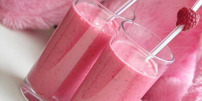 Рецепт Малинового коктейля с корицей