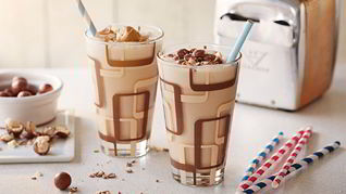 Рецепт Молочного коктейля с мороженым в блендере