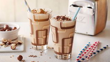 Рецепт Молочного коктейля с мороженым в блендере