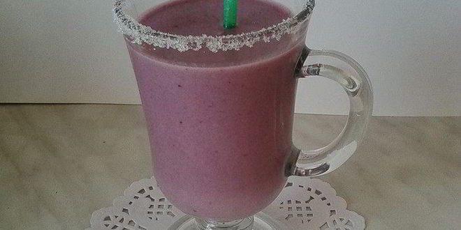 Рецепт бананова-черничного смузи