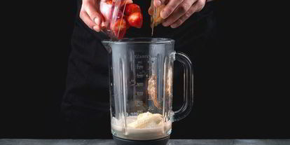 Шаг 2: клубничного смузи-боул