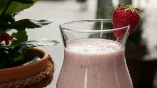 Рецепт Клубничного смузи с овсянкой
