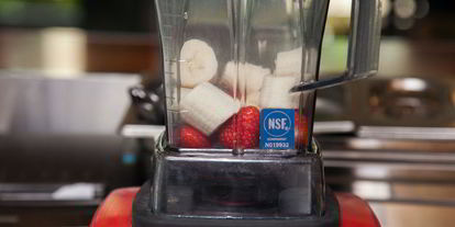 Шаг 2: клубничного смузи с овсянкой