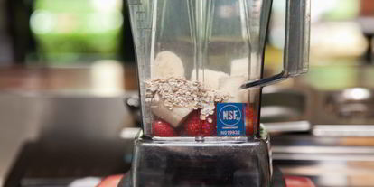 Шаг 3: клубничного смузи с овсянкой