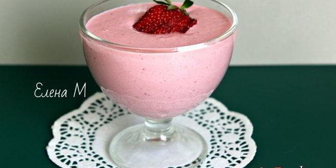 Рецепт Клубничного смузи с творогом и овсяными хлопьями