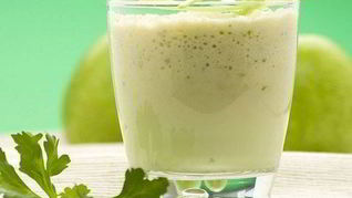 Рецепт Освежающего и бодрящий яблочный смузи