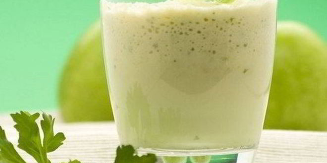 Рецепт Освежающего и бодрящий яблочный смузи