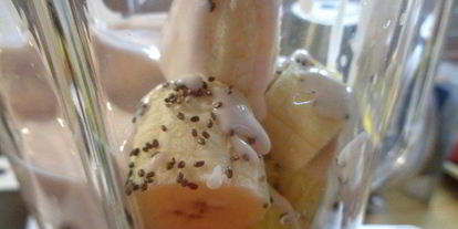 Шаг 4: смузей ананас-банан с семенами чиа