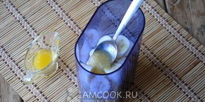 Шаг 6: смузей из киви, банана и яблока