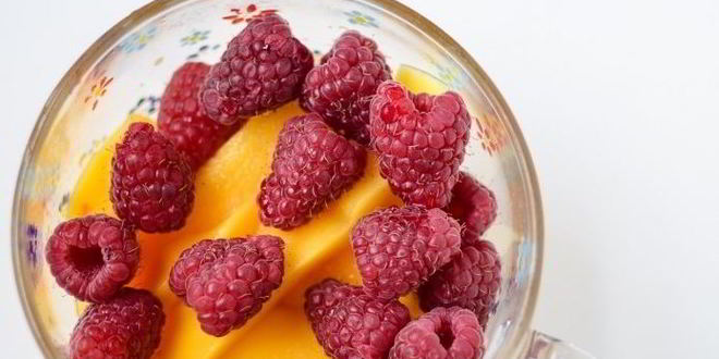 Рецепт смузей из манго и ягод