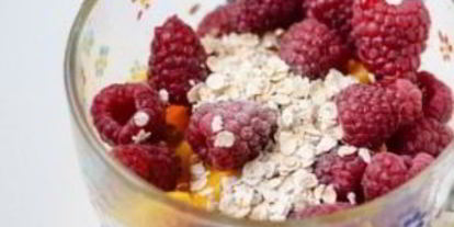 Шаг 3: смузей из манго и ягод