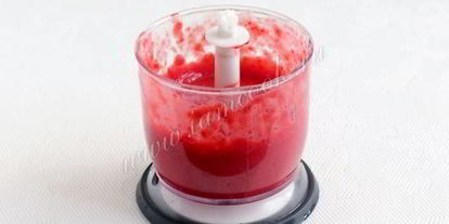 Шаг 6: смузей из персика и малины