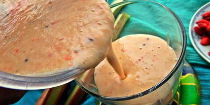 Шаг 7: смузей из ревеня, киви и банана