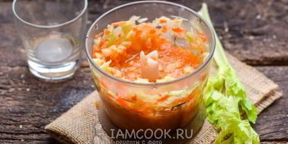 Шаг 6: смузей из сельдерея с апельсиновым соком, морковью и яблоком