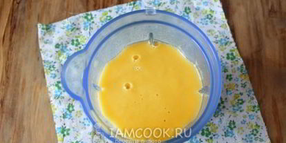 Шаг 6: смузей из яблока и консервированного манго