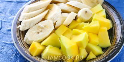 Шаг 3: смузей с манго и бананом