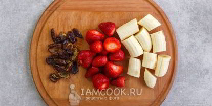 Шаг 2: смузей с миндальным молоком