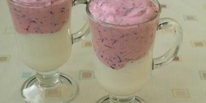 Шаг 4: смузей с творогом и черной смородиной