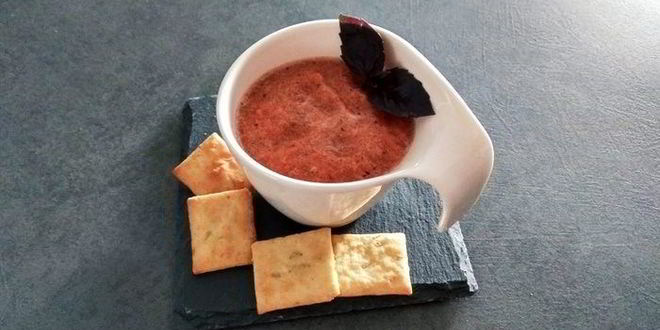 Рецепт томатна-базиликового смузи с чесноком