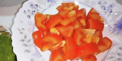 Шаг 1: греческого салата из овощей и сыра